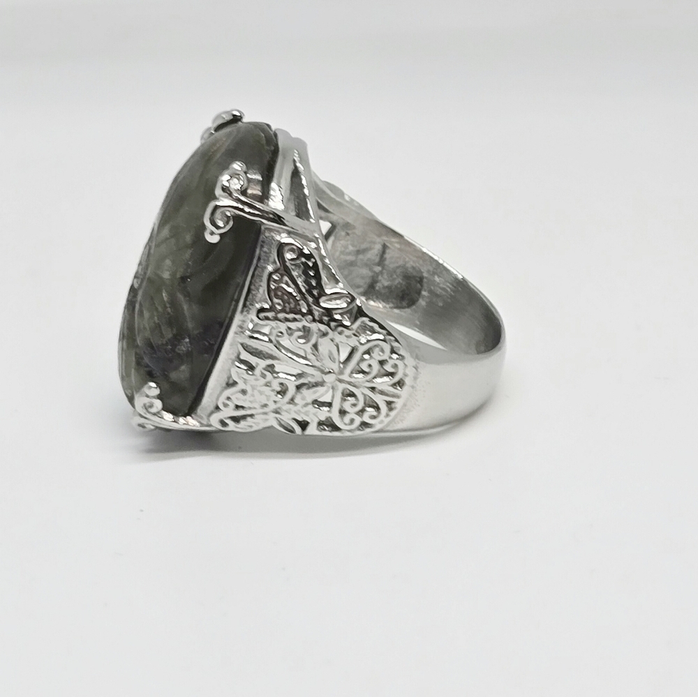 Hand Carved Malagasy Labradorite Dragon Flower Ring in Stainless Steel 11.65 ctw - Picture 3 of 4